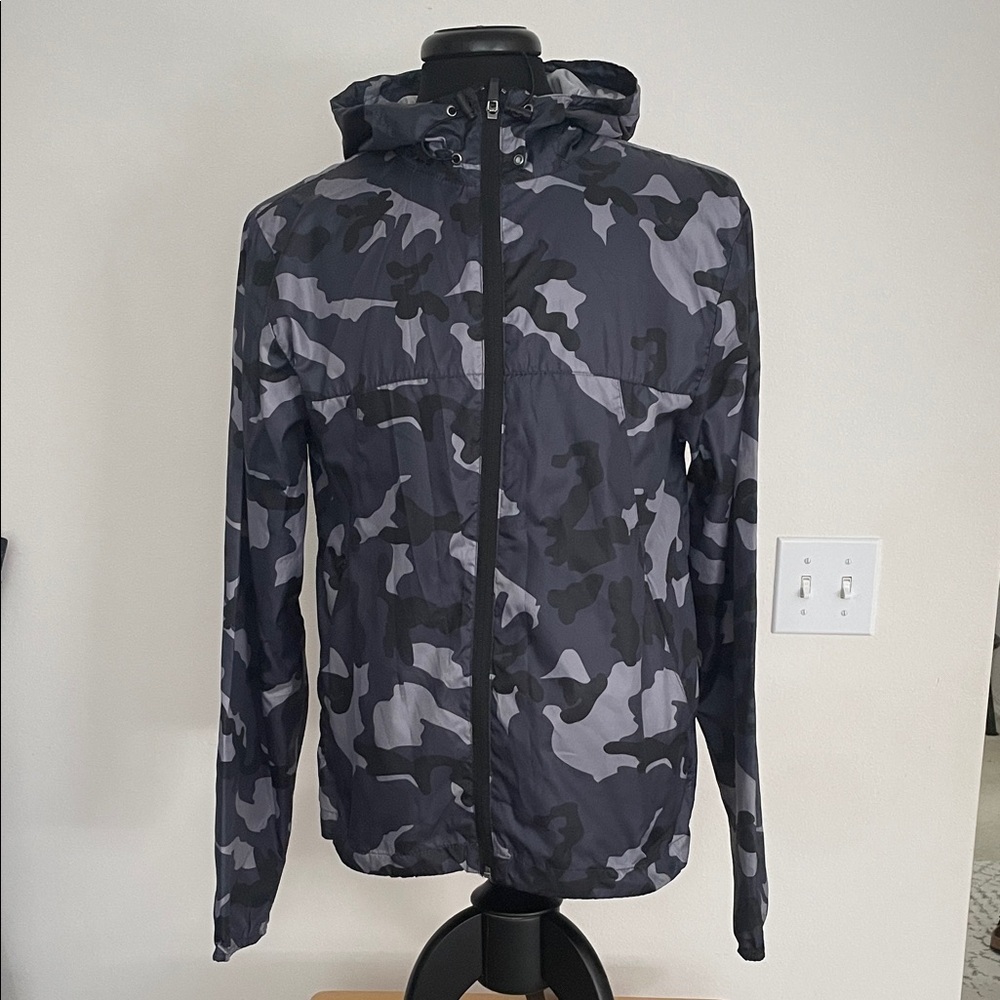 Resolution Black and Gray Windbreaker Jacket Size Medium